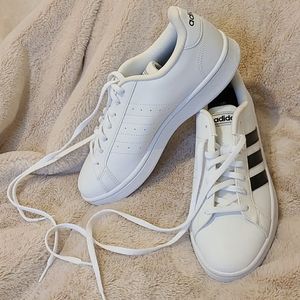 Adidas womens court half & half